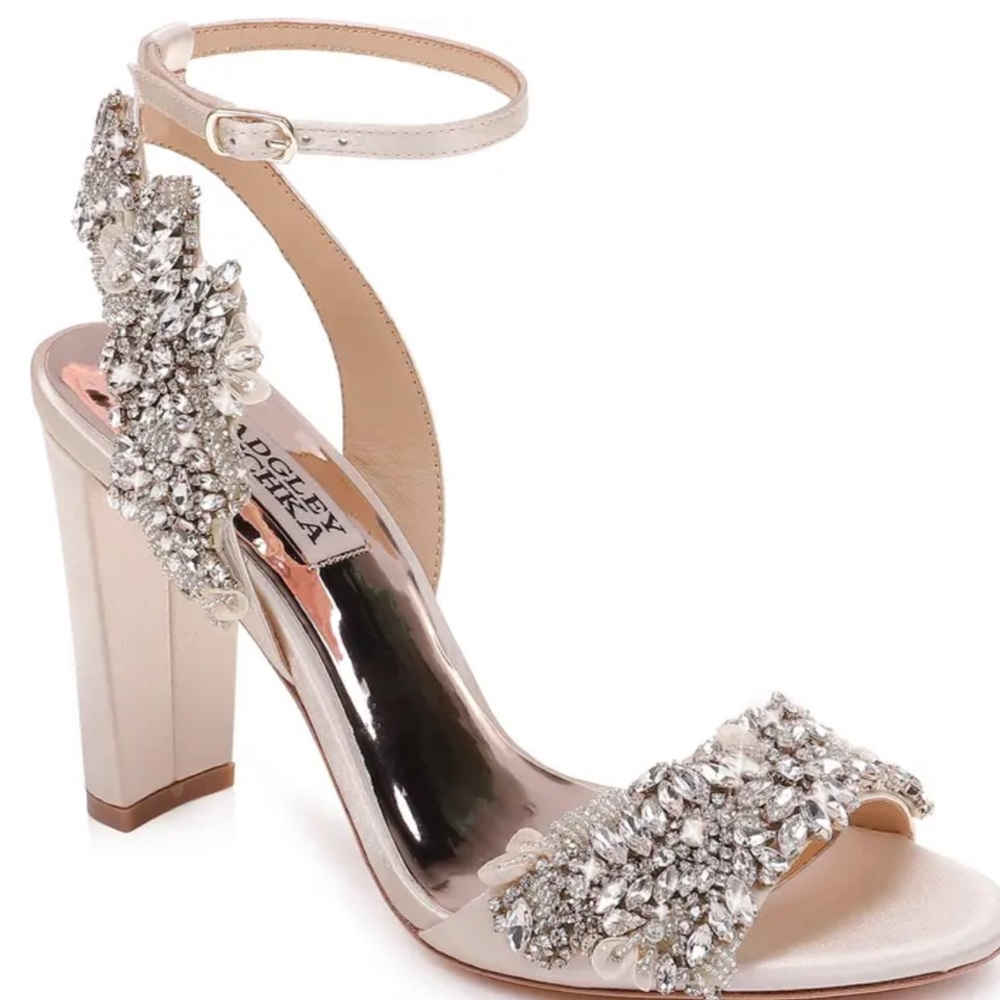 Badgley Mischka Libby Ankle Strap Sandal in ivory